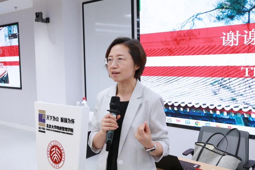 锁凌燕.jpg
